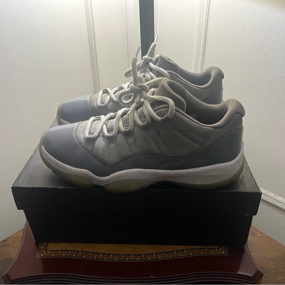 Air Jordan 11 Low - COOL GREY (2018) - Picture 3 of 11